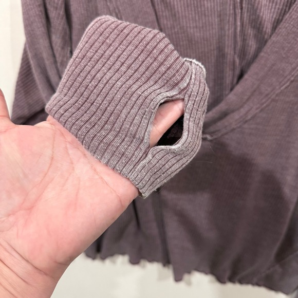 We The Free Purple Long Sleeve Thermal V Neck Top XS Thumbholes - Picture 4 of 7